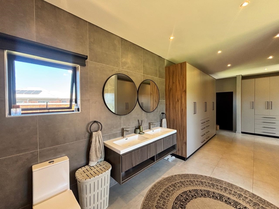 3 Bedroom Property for Sale in Van Der Hoff Park North West